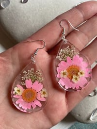 Image 1 of Sunny Coast Personalized Resin Flower Earings Workshop 