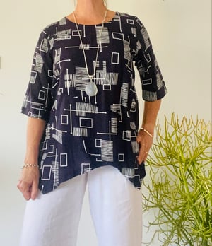 Image of Asymmetrical Linen/Cotton Top - Geo Navy