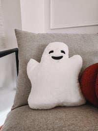 Plushy ghost pillow