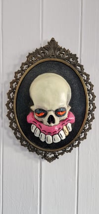 Image 1 of Skullpture (Framed relief) 