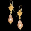 LA SIRÈNE Petite Earring Hook - Pink Drop Pearls