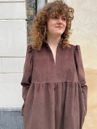 Image 4 of Ella kjole i brun fløjl (xs-xxl)