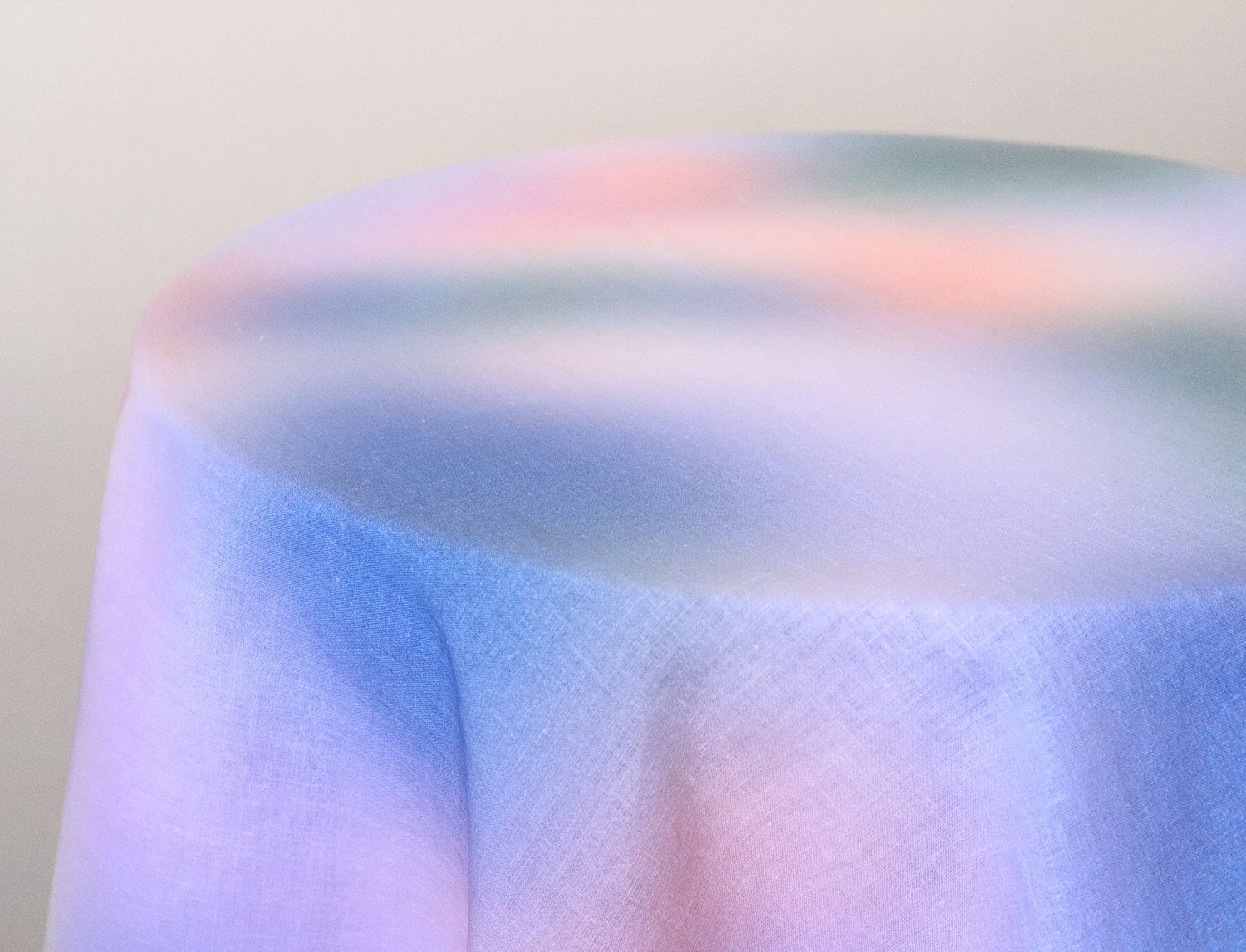 Image of GRADIENT TABLE CLOTH