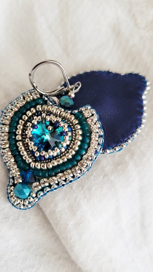 Image of Boucles d'oreilles brodées Swarovski CUORE