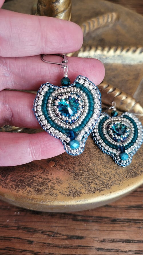 Image of Boucles d'oreilles brodées Swarovski CUORE