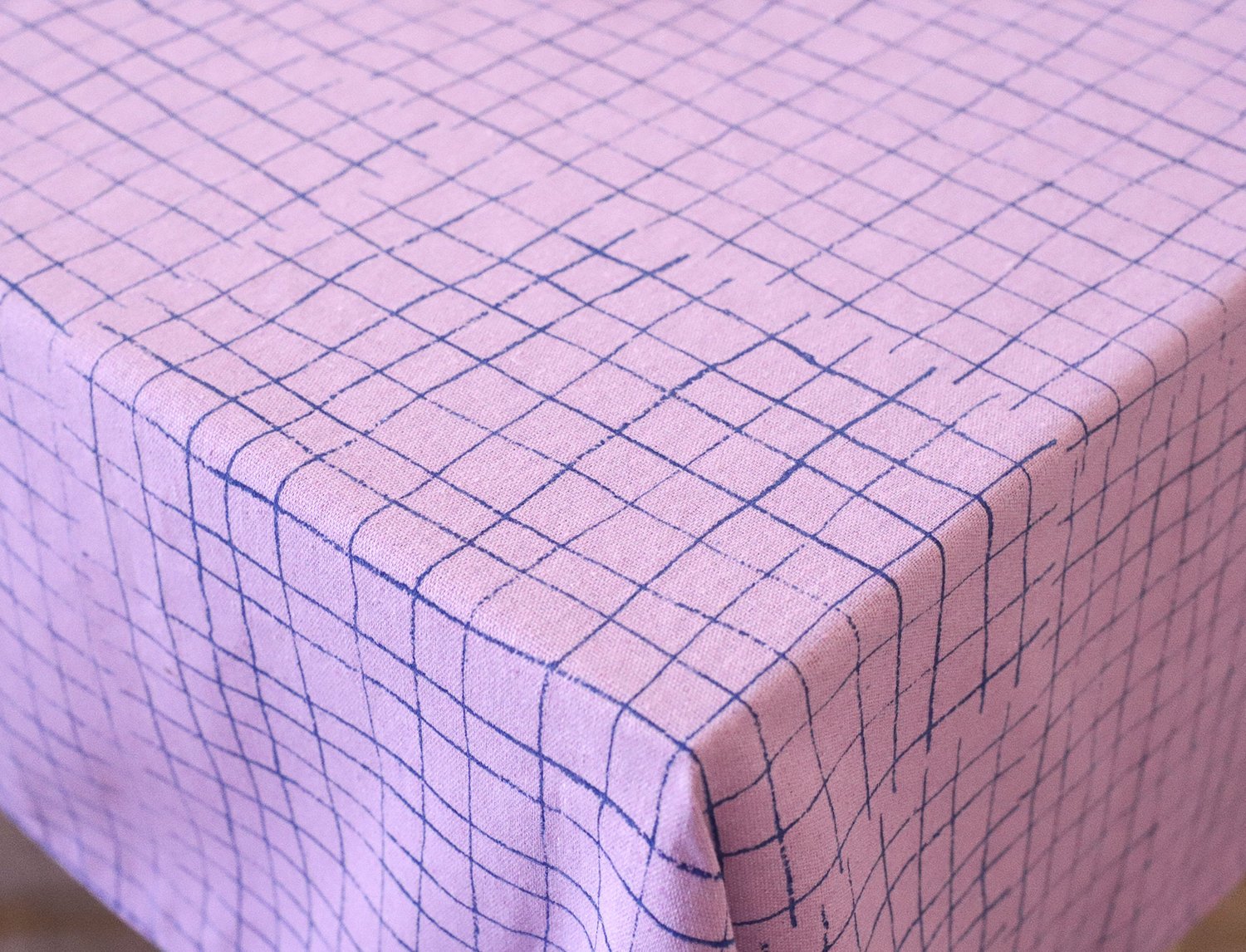 Image of LILA TABLE CLOTH / ✱