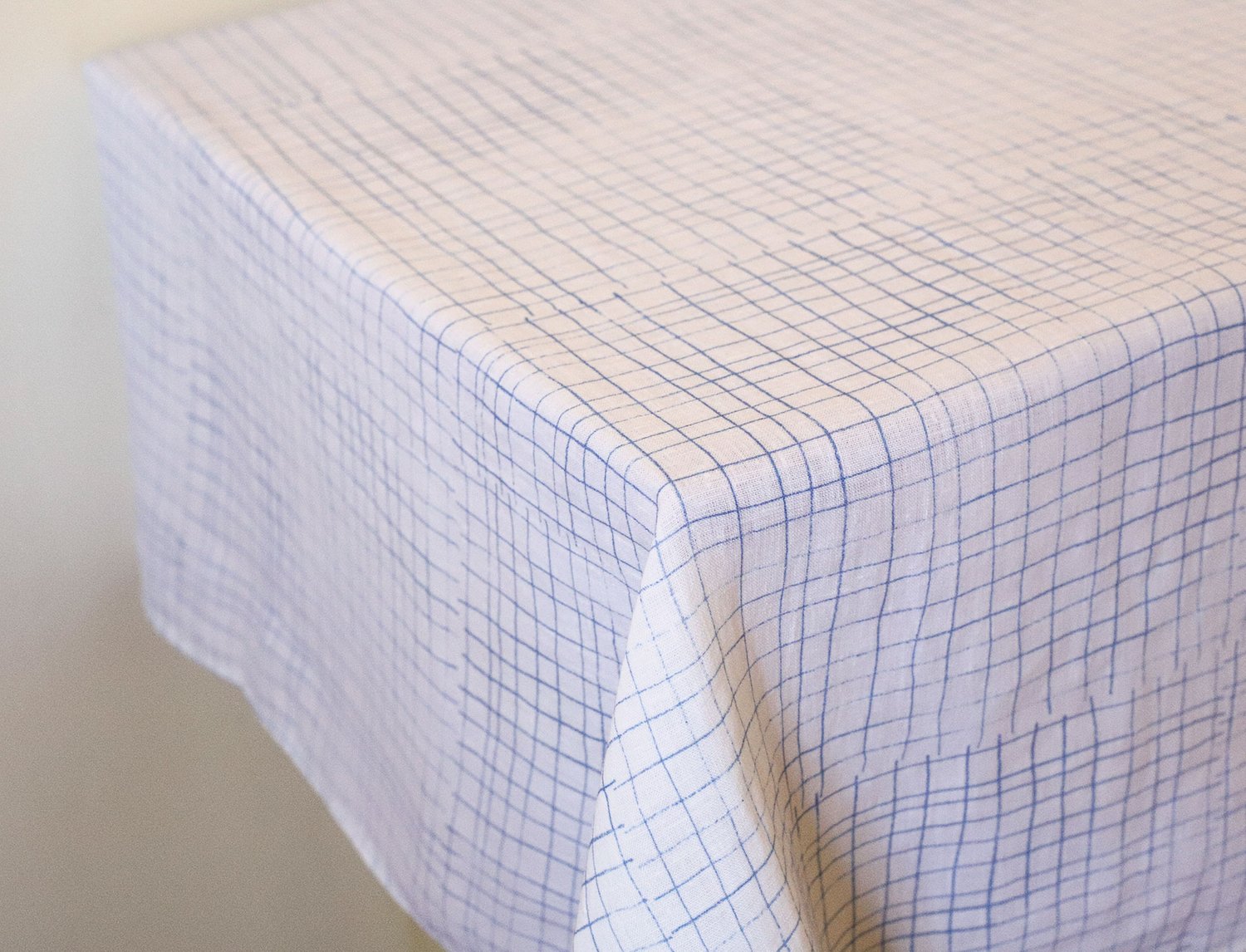 Image of BLUE GRID TABLE CLOTH / ✱