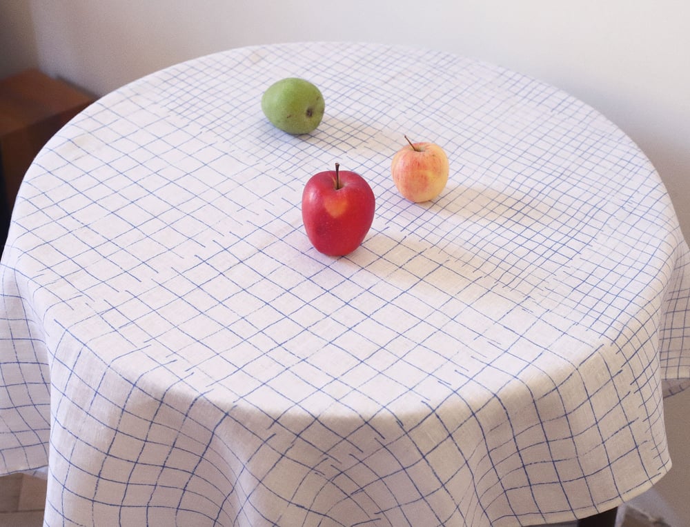 Image of BLUE GRID TABLE CLOTH / ✱