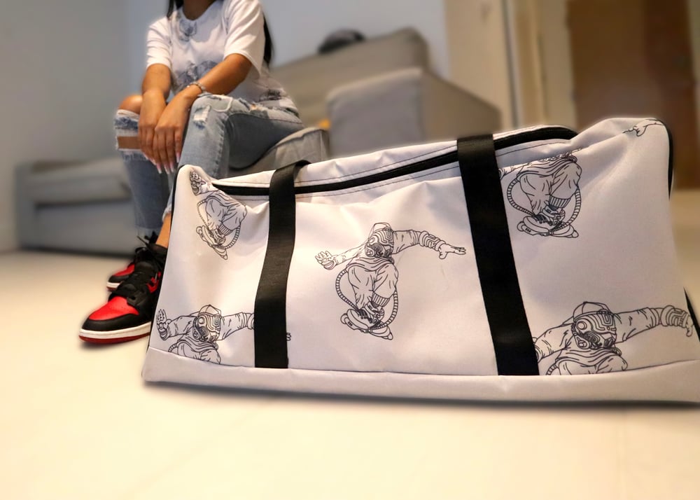 Image of SHREDDBOT❌IQ  Duffle Bag 🔥