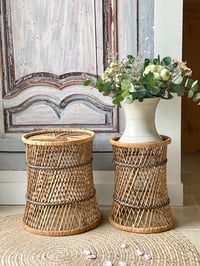Image 1 of Porte plante en rotin