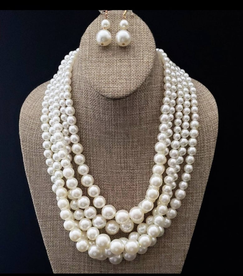 Image of Off White Five Strand Pearl Necklace Set