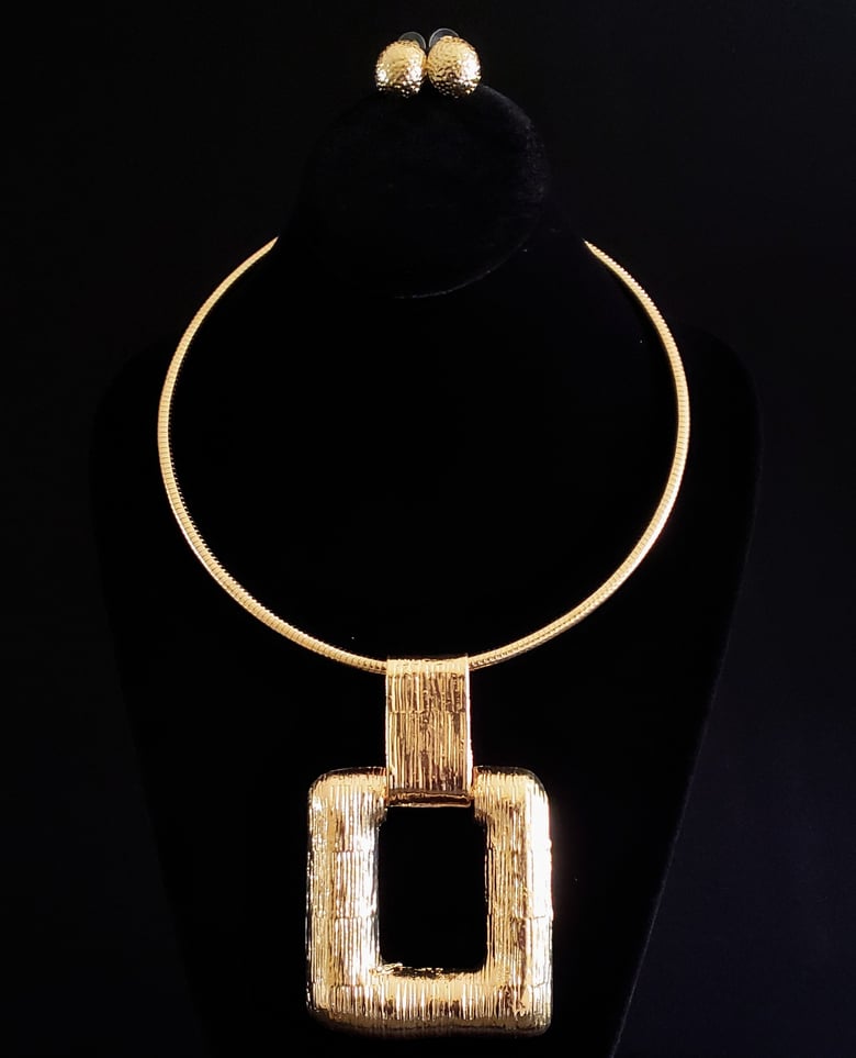 Image of Gold Brushed Square Necklace Set