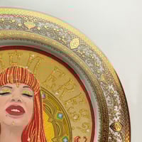 Image 3 of ¿Tu quien eres? - La veneno - Fine China Plate - #0739
