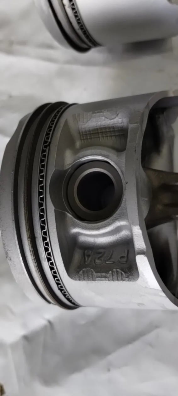 Image of 94-01 acura integra GSR pistons w/ rods b18c1 USDM 95 96 97 98 99 00 
