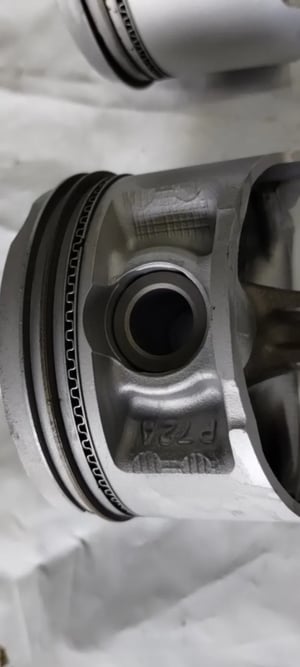 Image of 94-01 acura integra GSR pistons w/ rods b18c1 USDM 95 96 97 98 99 00 