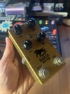 Black Cat Mini Tremelo Pedal