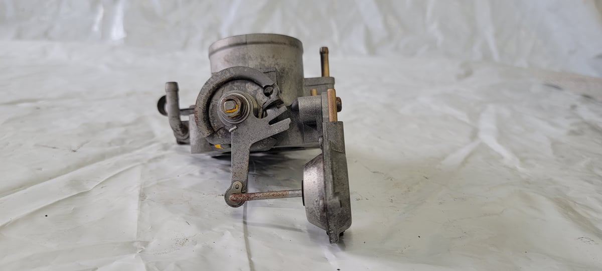 Image of 90-91 Acura Integra B18a1 Throttle Body W/ Vacuum Cruise Con Ls