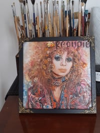 Image 2 of 'Groupie' Oil Painting Framed