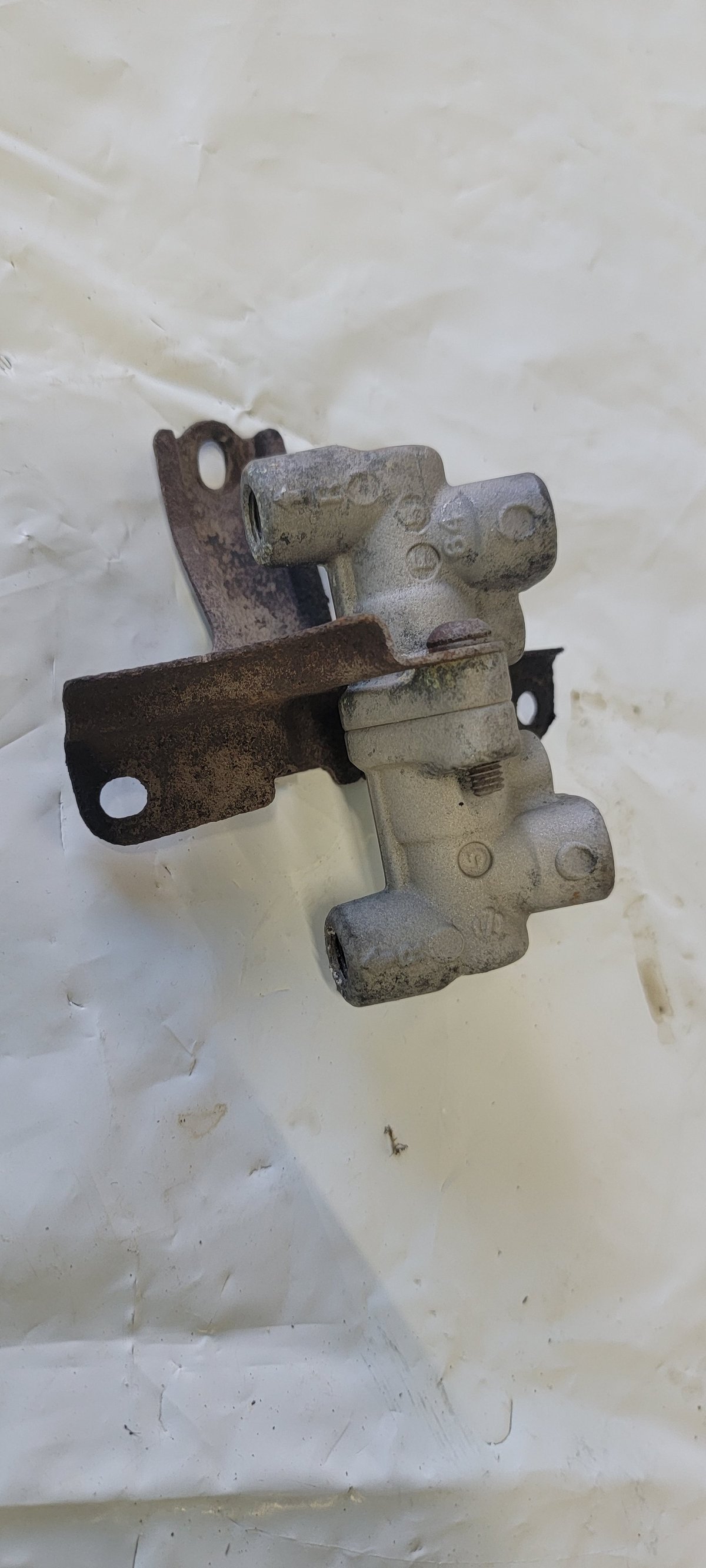 Image of 1992 - 1995 Honda Civic EG EG6 EG9 Del Sol Brake Proportioning Valve 25/25