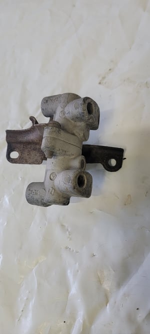 Image of 1992 - 1995 Honda Civic EG EG6 EG9 Del Sol Brake Proportioning Valve 25/25