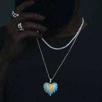 Image 3 of Glow In the Dark Lightning Heart Moissanite 