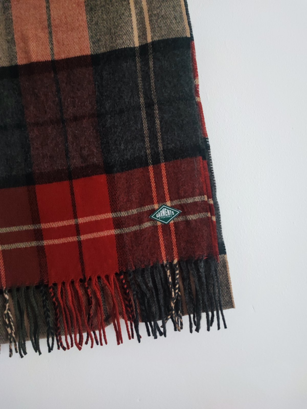Image of EVERYDAY GARMENTS CHECKERED WOOL SCARFS 