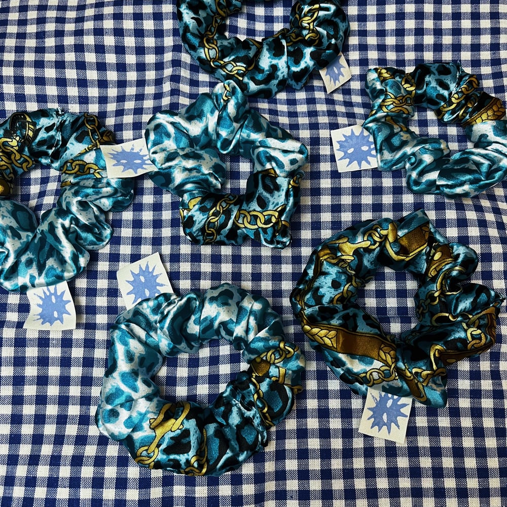 Image of Scrunchie 03