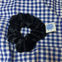 Image 2 of Scrunchie 04