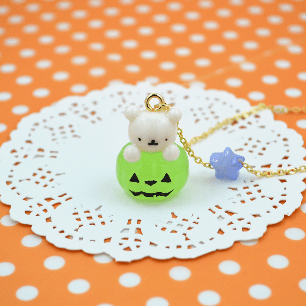 Pumpkin Bear Necklace: Green (Glow)