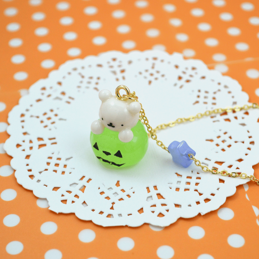 Pumpkin Bear Necklace: Green (Glow)