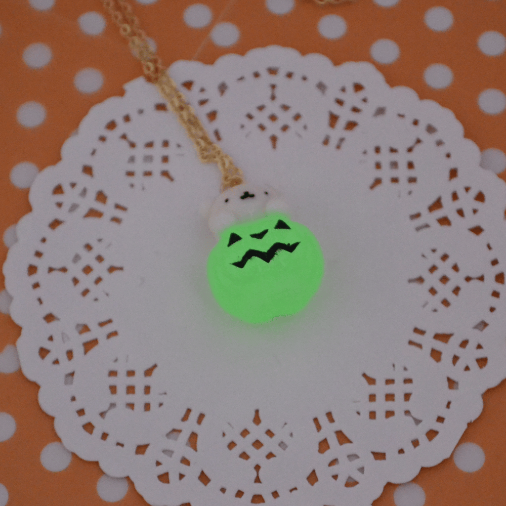 Pumpkin Bear Necklace: Green (Glow)