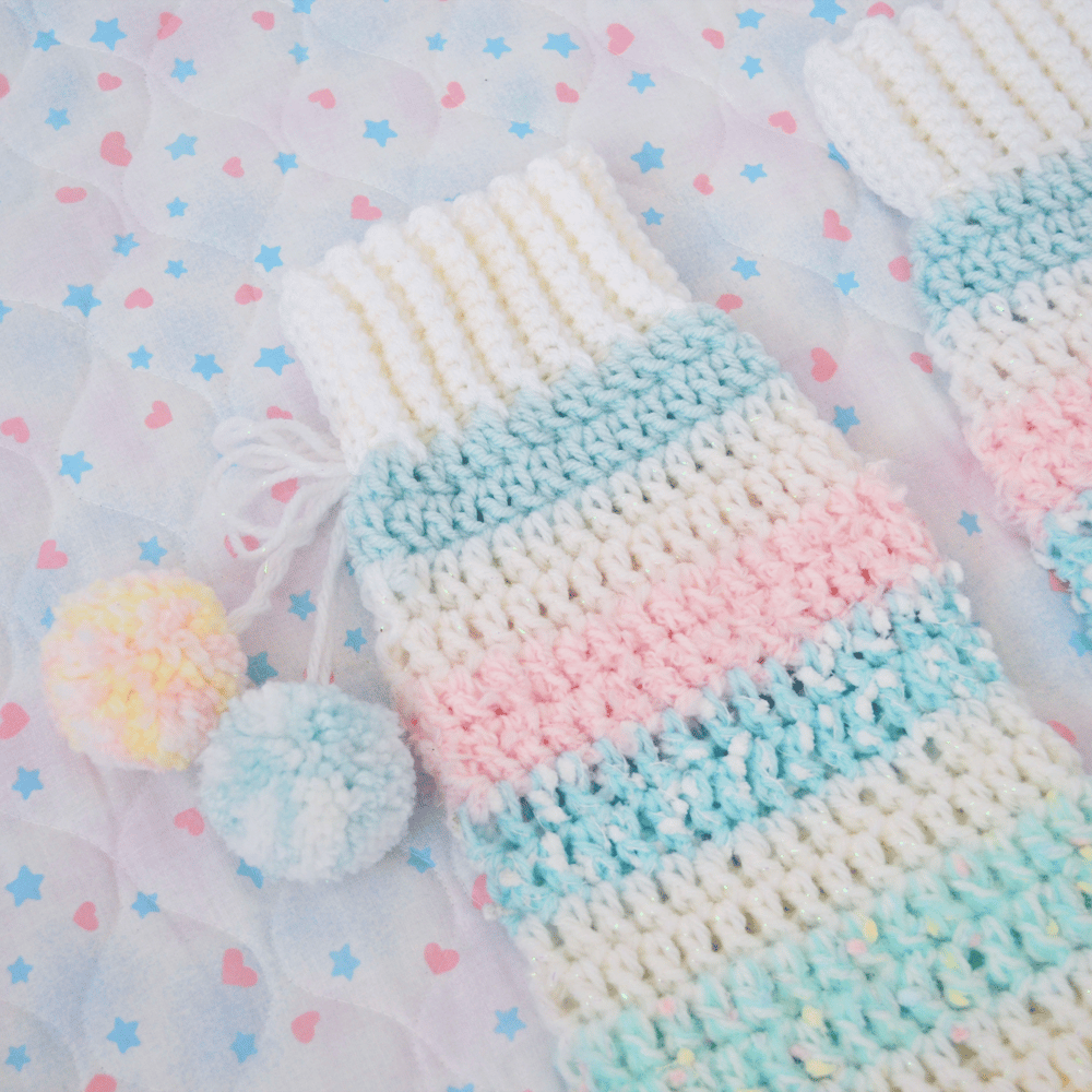 PomPom Legwarmers: 03