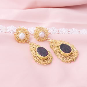Image of Cultured raw black Tourmaline natural Pearl earring 