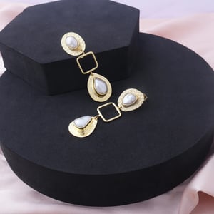 Image of Earthy Baroque Pearl Dangle Earring