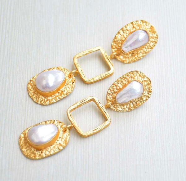 Image of Earthy Baroque Pearl Dangle Earring