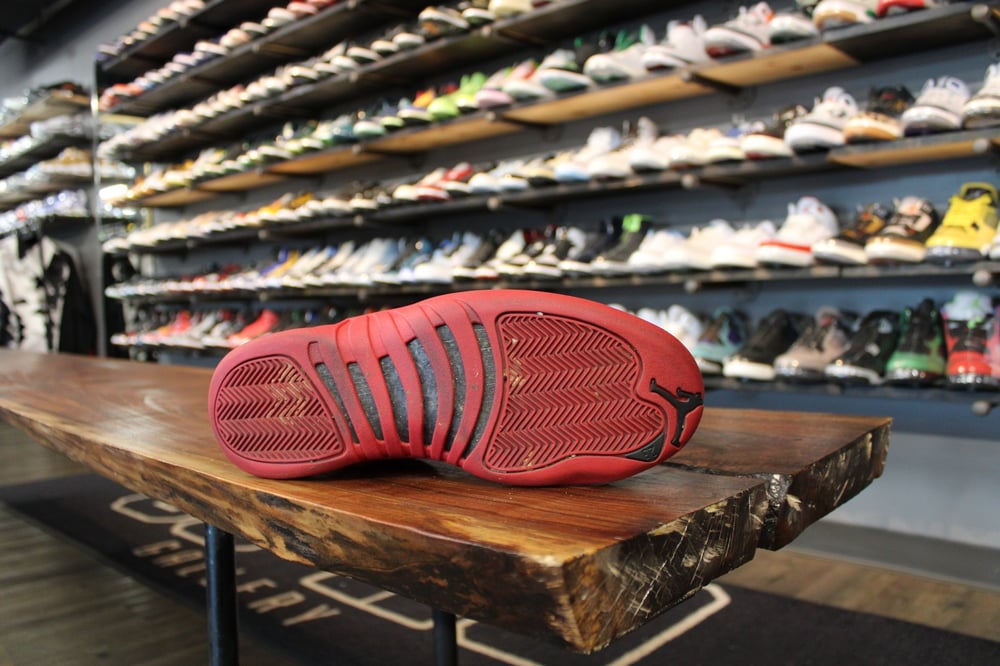 AIR JORDAN XII RETRO "GYM RED" *USED*