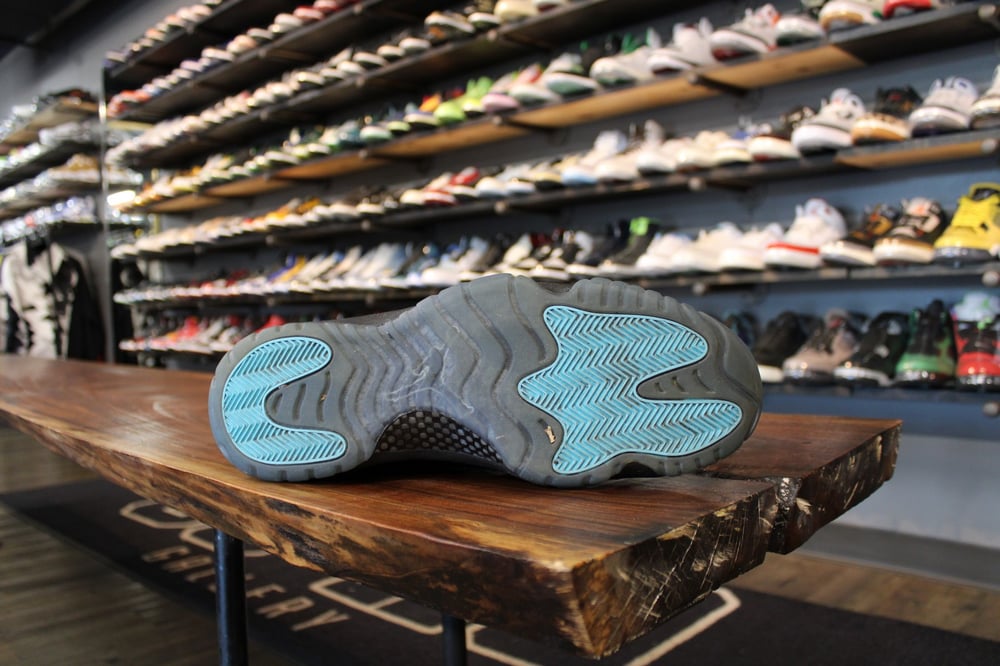 AIR JORDAN XI RETRO "GAMMA" *USED*