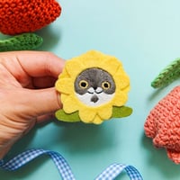 Image 2 of Sunflower Cat Brooch