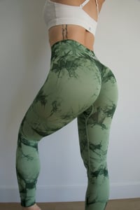 Image 1 of GREEN JUNGLE LEGGINGS