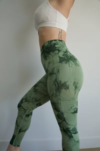 Image 3 of GREEN JUNGLE LEGGINGS