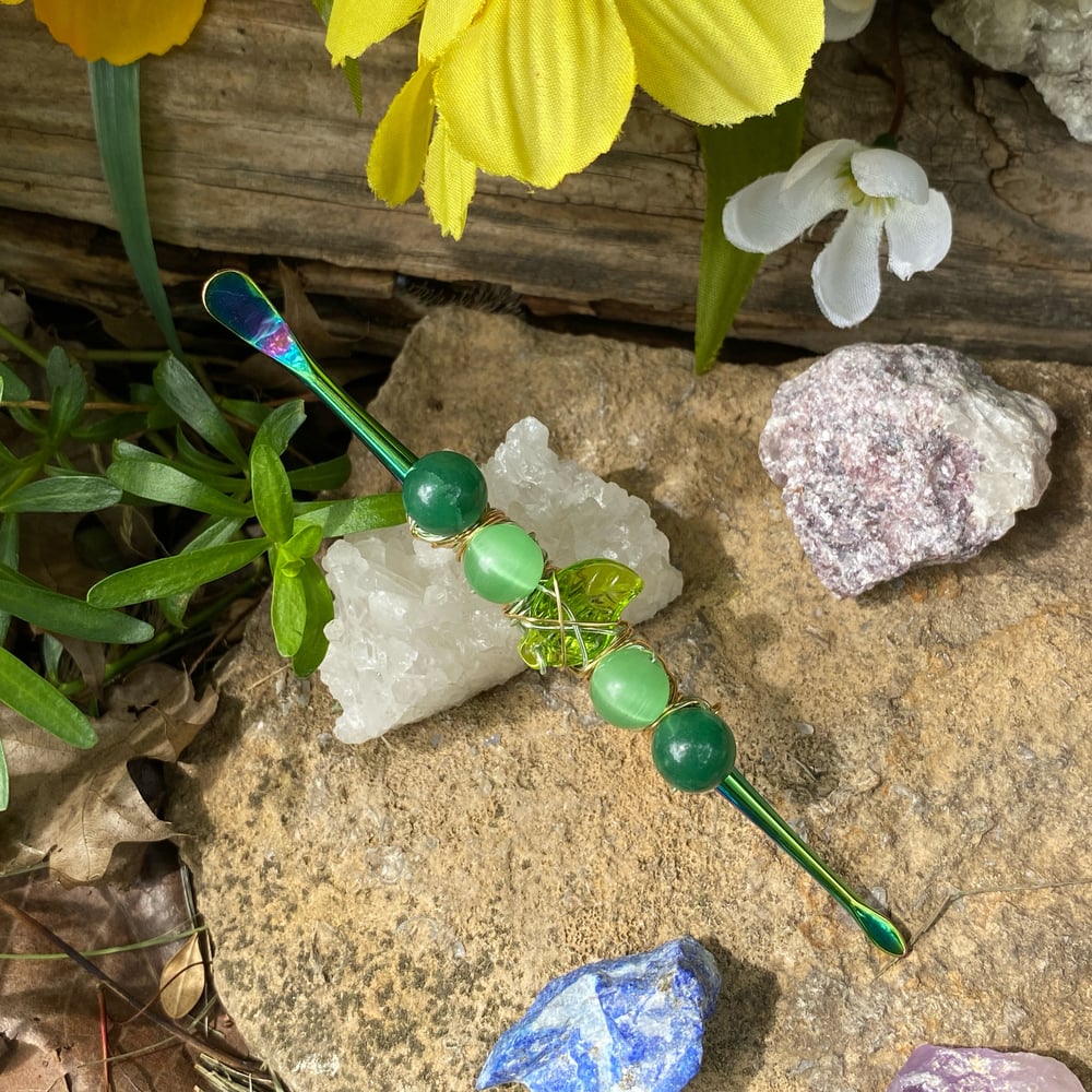 Image of garden leaves dab tool
