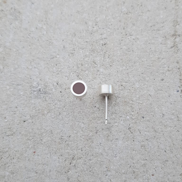 Small 5.5mm Silver Dot Studs in Fushiiro Image 4