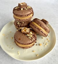 Image of Snicker Macarons