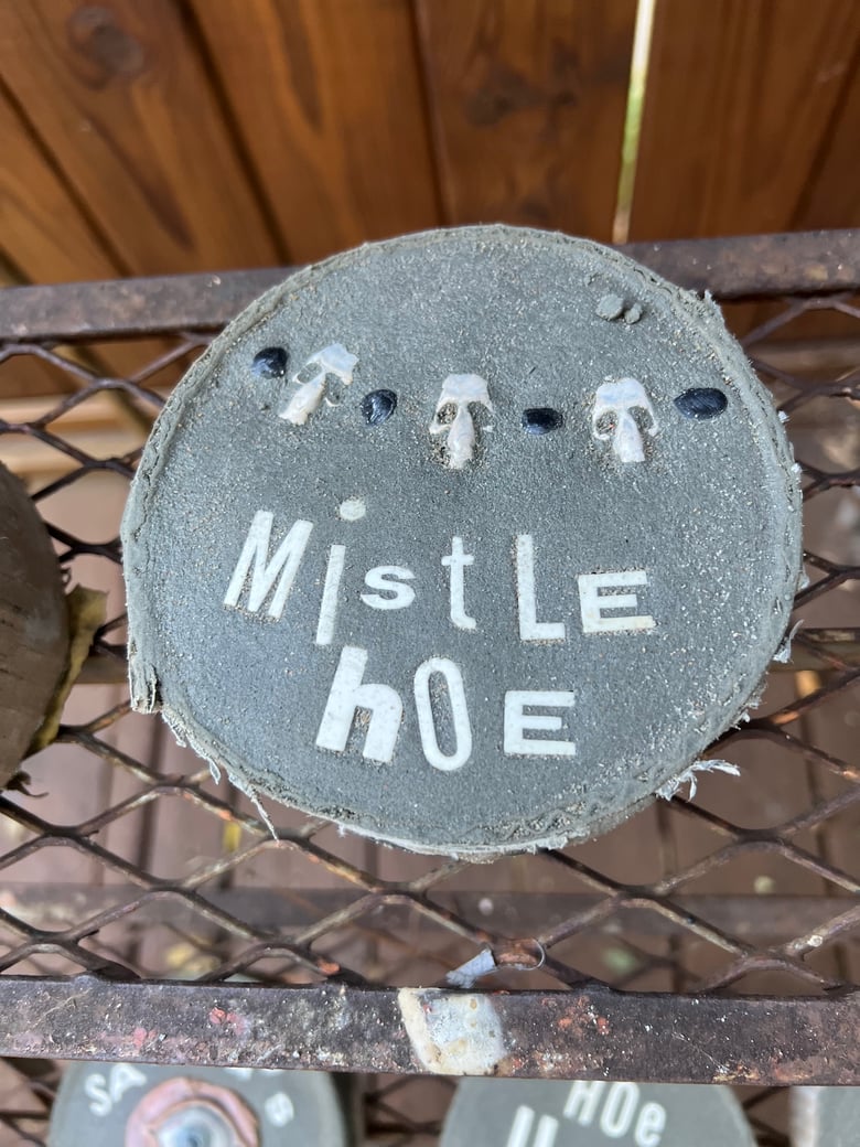 Image of Mistle Hoe Garden Stone 4"