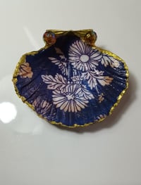 Image 1 of White Daisy Decoupage Trinket Dish