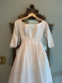 Image 18 of 1950s Stature of Elegance 