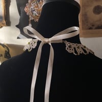 Image 5 of THE LACY PEARL NECKLACE 
