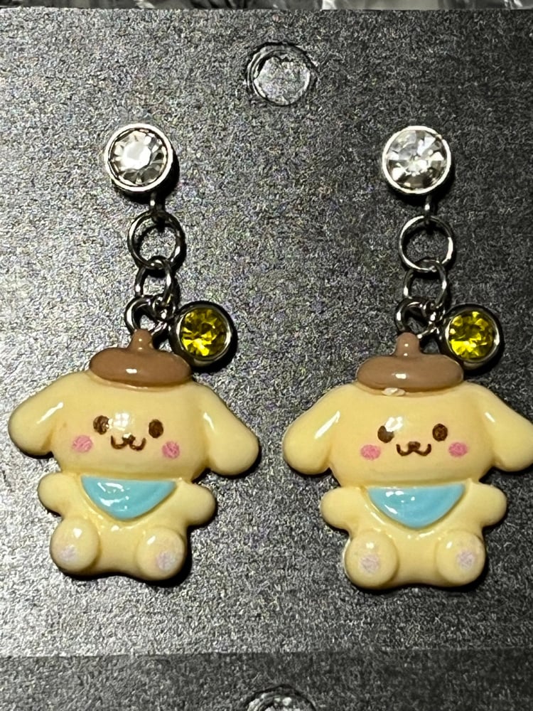 Image of hello kitty earrings 