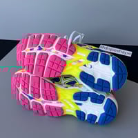 Image 4 of size: us8.5 uk6.5 eu40 cm25.5