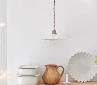 Image 2 of Suspension festonnée blanche 